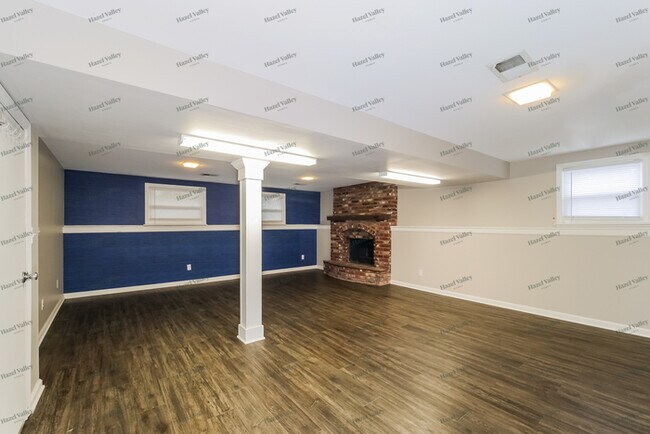 Building Photo - 11206 NW Rush Creek Cove