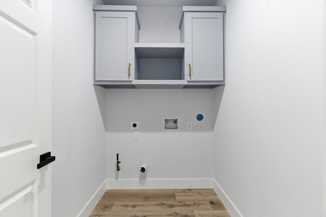 Building Photo - 7040 Kinney St