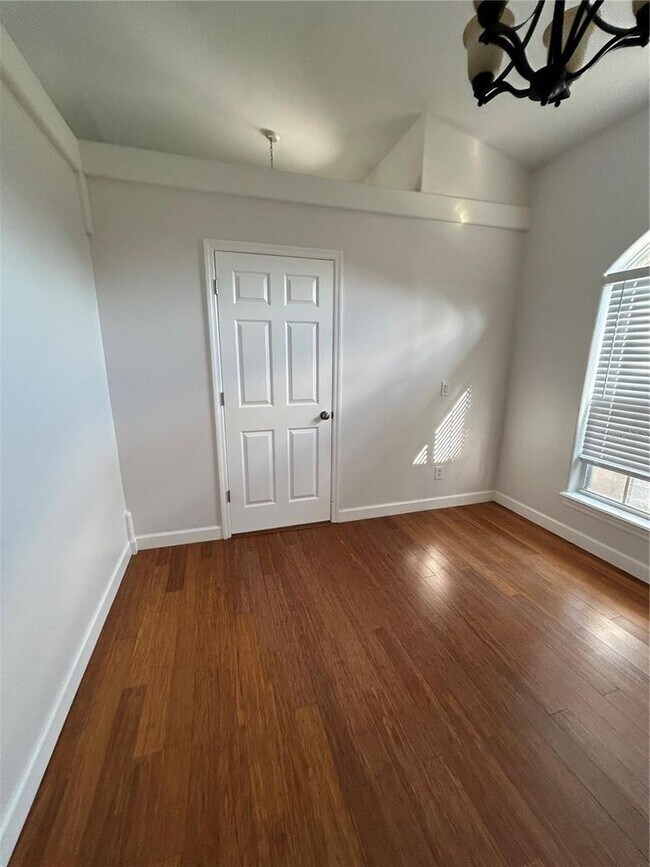 Building Photo - Saint Cloud Home