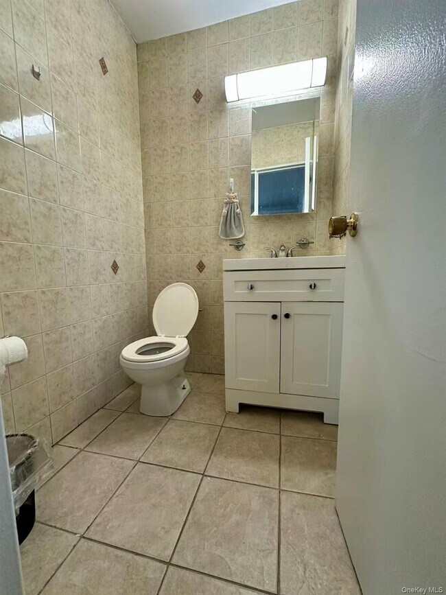 Building Photo - 42-40 Bowne St