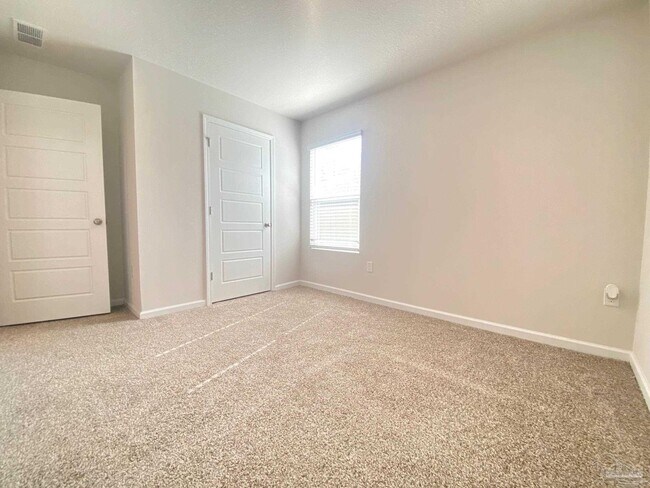 Building Photo - 9632 Angel Oak Dr