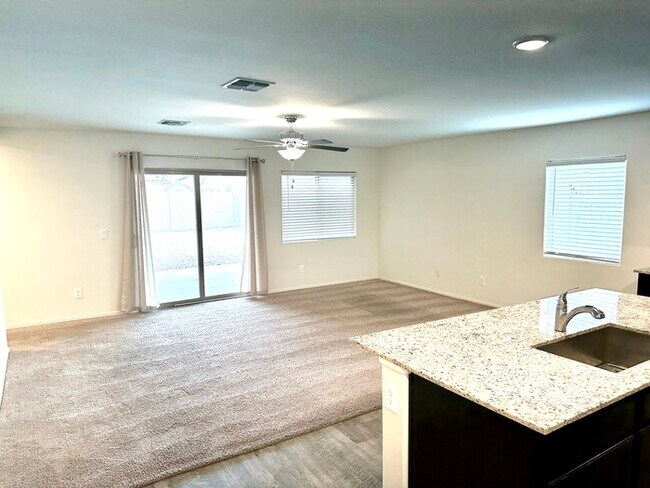 Building Photo - 1556 Demain Dr