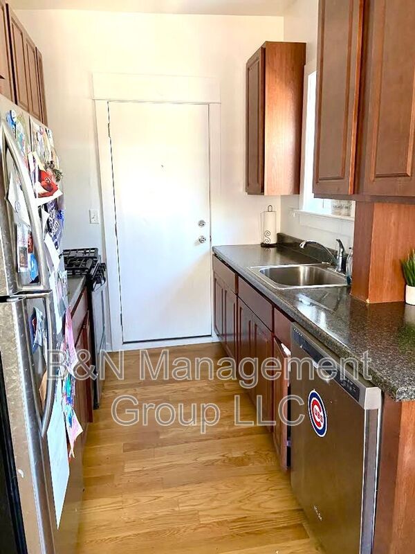Primary Photo - 1067 W Dakin St