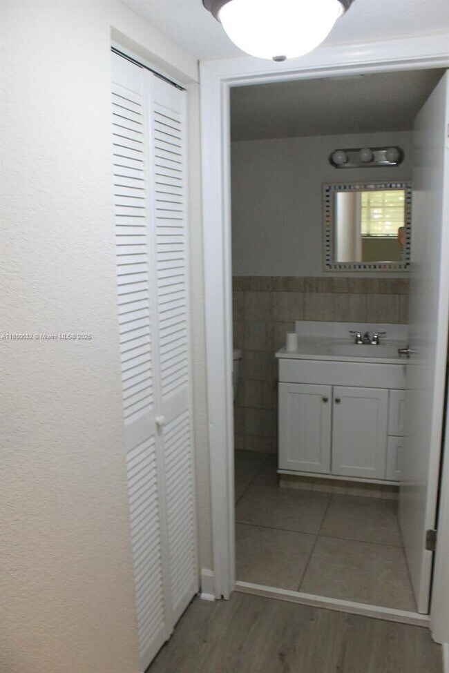 Building Photo - 7925 SW 86th St