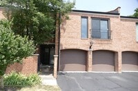 Building Photo - 19w286 Governors Trail