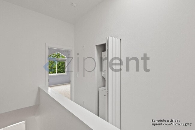 Building Photo - 11570 Stone Ave N