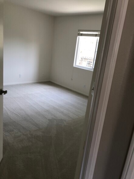 Building Photo - 4344 Willow Glen St