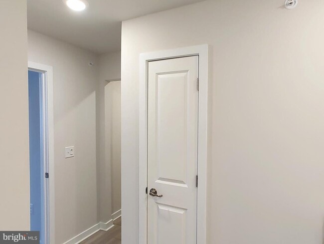 Building Photo - 3 Wafer Aly