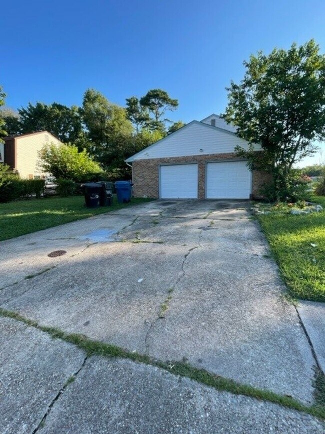 Building Photo - 4025 S Plaza Trail