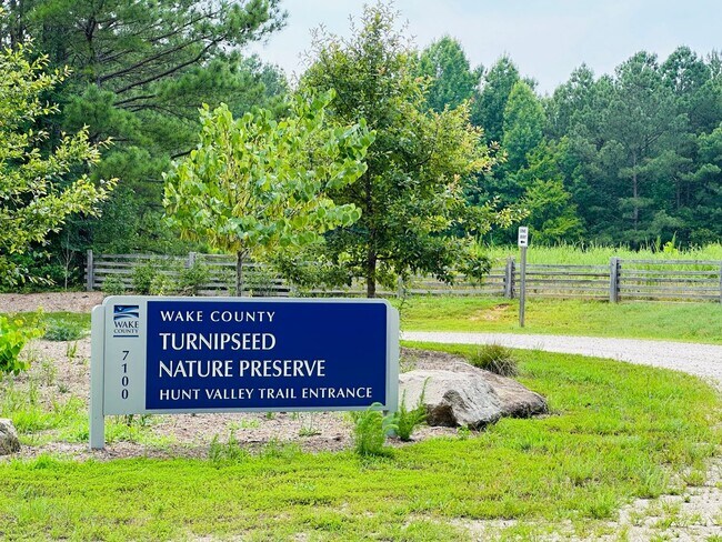 Building Photo - Beautiful 3 Bed, 2 Bath Home by Nature Preserve