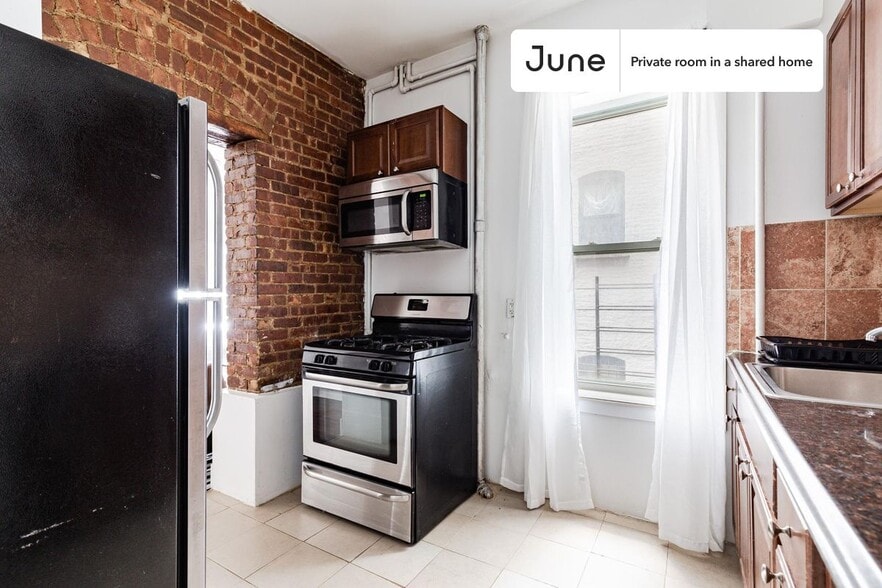 Building Photo - Room in Shared 3 bed/1 bath home in Central Harlem