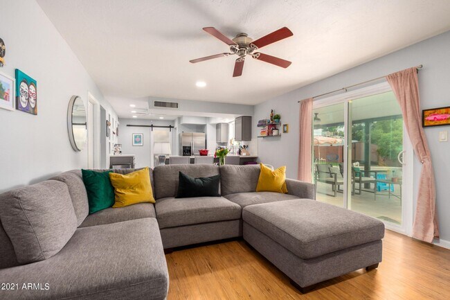 Building Photo - 3809 W Cholla St