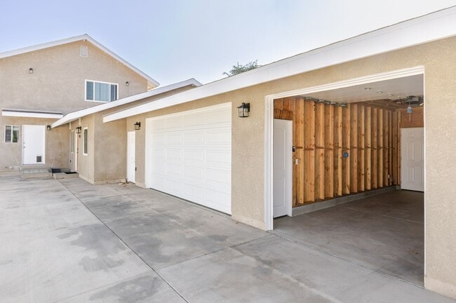 Building Photo - 11919 Ranchito St