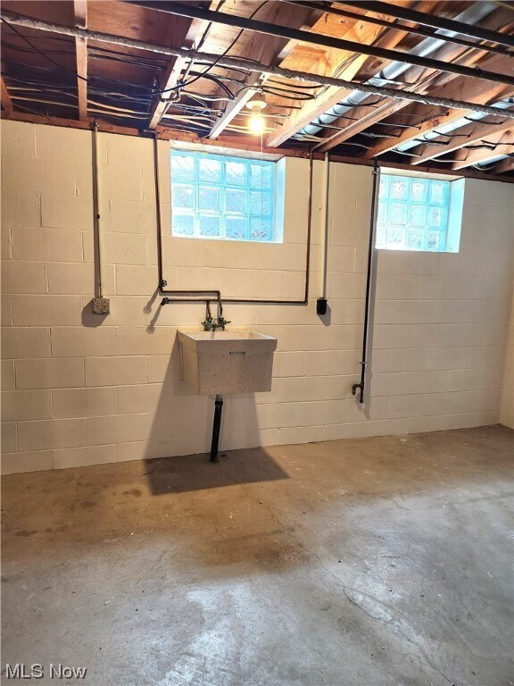 Building Photo - 2406 Ashdale St NW