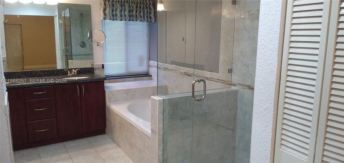 Building Photo - 15013 SW 10th St