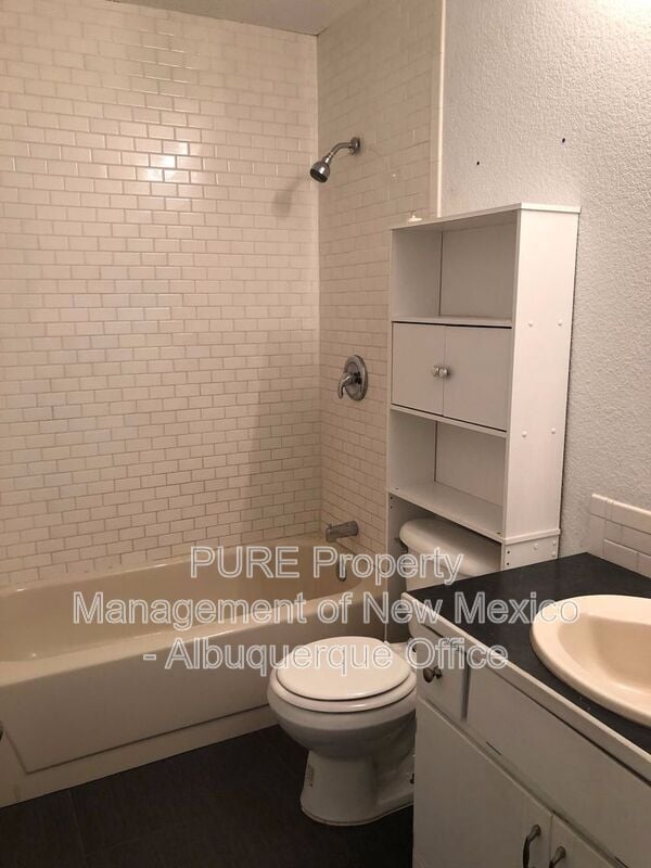 Building Photo - 4224 Applewood Dr