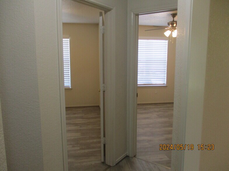 Building Photo - 179 Armadillo Ln