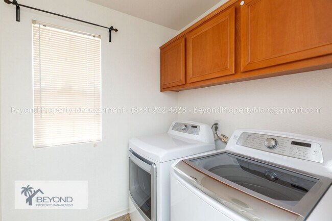 Building Photo - ***SOLAR***GATED ACCESS***2 CAR GARAGE***P...