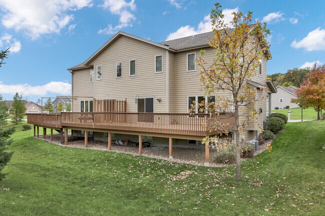 Building Photo - 407 Century Oak Dr