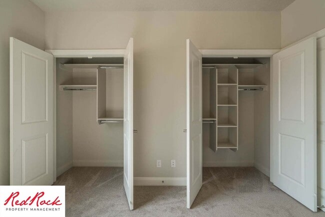 Building Photo - Beautiful Townhome in Hurricane Heights!