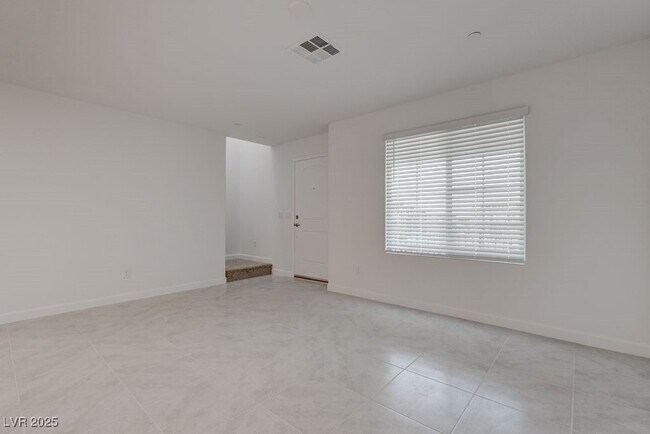 Building Photo - 931 Watford Pl