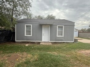 Building Photo - 1321 25th St