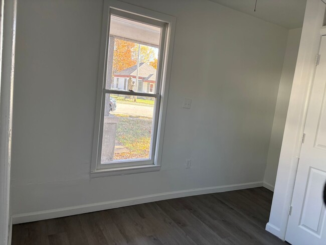 Building Photo - Modern Charm Meets Comfort: Fully Remodeled 3-Bed Home (Ask about our special)