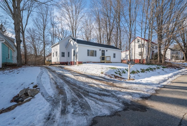 Building Photo - 17 Bridge St