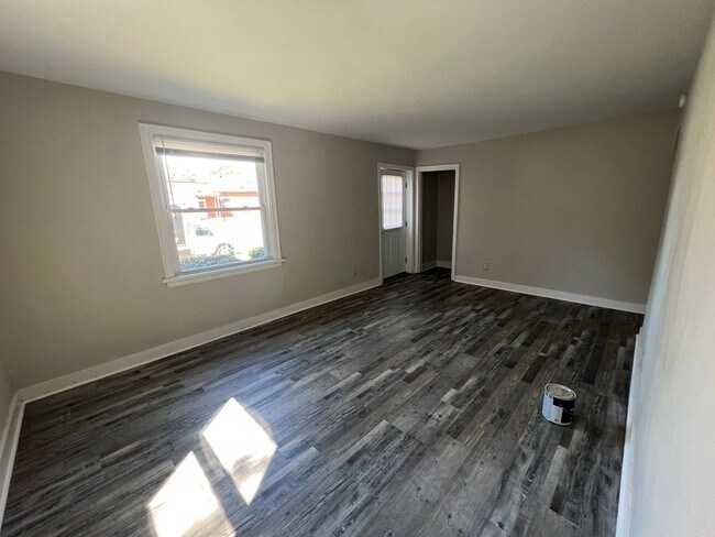 Building Photo - Adorable 3bdrm/1.5bth Cape-Cod  Located in Richmond's Southside!!  **NEWLY RENOVATED**