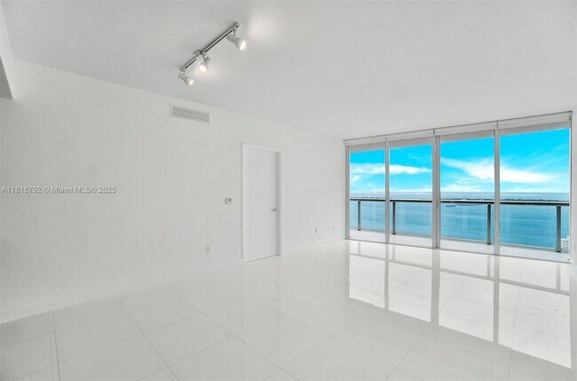 Building Photo - 465 Brickell Ave