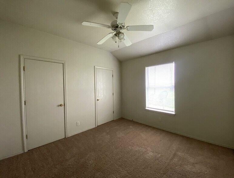 Building Photo - 3709 Littleleaf Dr