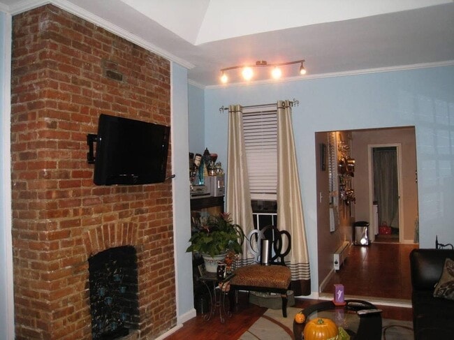 Building Photo - 131 Madison St