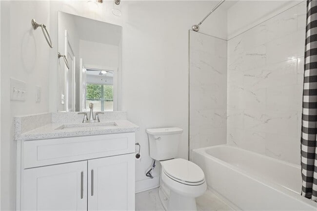 Building Photo - 2049 Chestnut Oak Trl