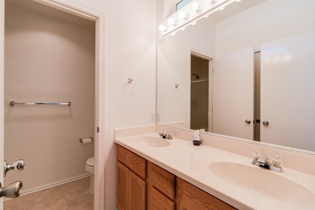 Building Photo - Beautiful 3-Bedroom, 2-Bath Home In Barger Area Of West Eugene!