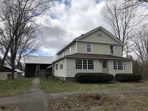 Building Photo - 37 Middle St