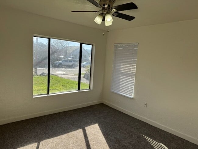 Building Photo - COZY CLASSIC HOME WITH FRESH UPDATES AND BUILT-INS