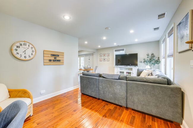 Building Photo - 1518 Riverside Ave