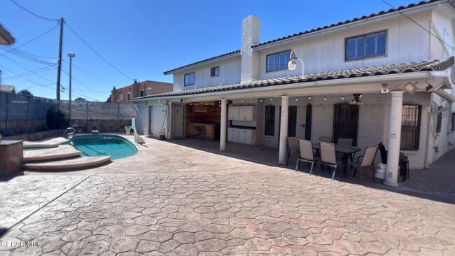 Building Photo - 4719 Frankfort Ave