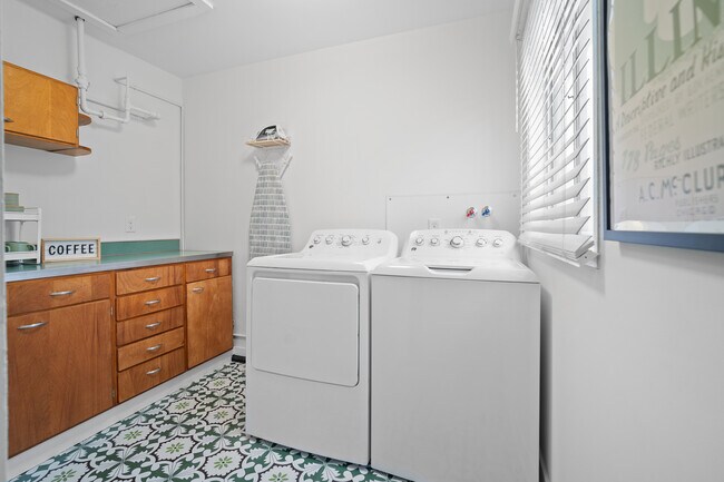 Building Photo - 1105 Julienne Dr