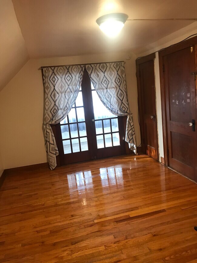 Dining room - 50 Moeller St