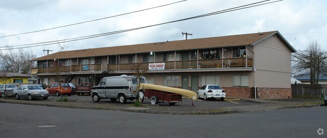 Primary Photo - Kingsman Apartments