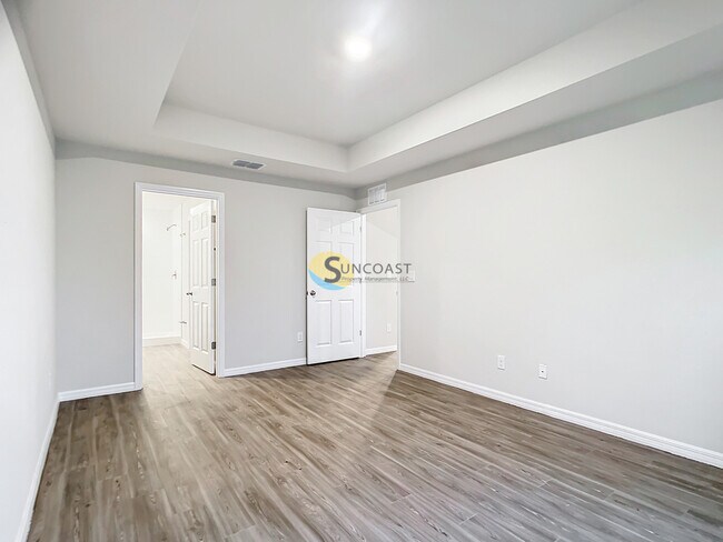 Building Photo - 1039 Birchcrest Blvd