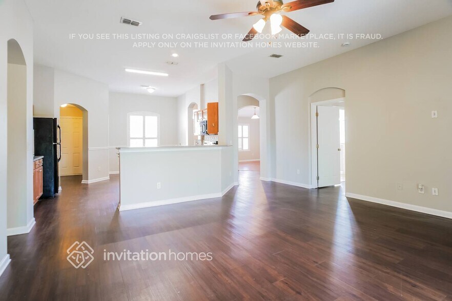 Building Photo - 901 Hawk Run Ct