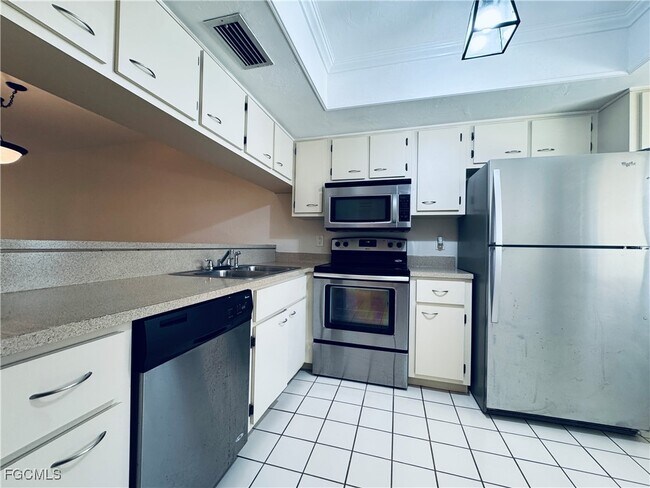 Building Photo - 9871 Citadel Ln