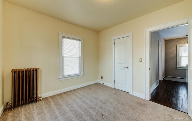 Building Photo - 256 Nassau Rd