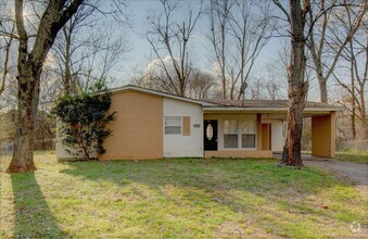 Building Photo - Newly Renovated 3 Bedroom Home!