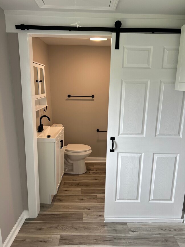 Building Photo - 1534 Saint John St