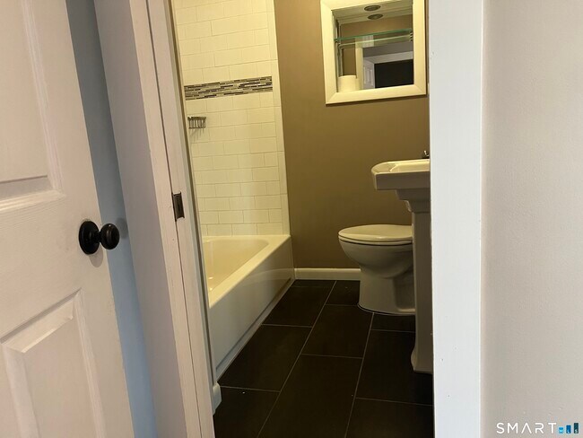 Building Photo - 49 Warner Rd