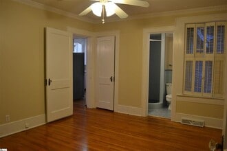 Building Photo - 40 Lanneau Dr