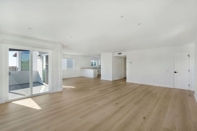 Building Photo - 312 Cazador Ln